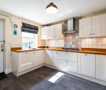 4 bedroom terraced house to rent - Photo 6