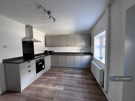 2 bedroom terraced house to rent - Photo 1