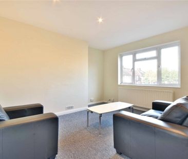 Vines Avenue - Photo 2