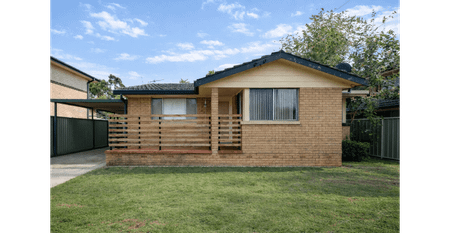 Spacious 3 Bedroom Home with Rumpus - Minutes to M7 - Photo 4