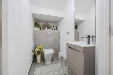 4 bedroom semi-detached house to rent - Photo 4