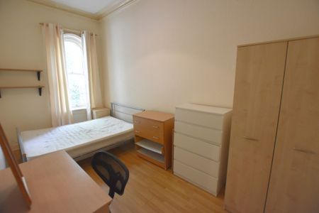 2 Bedroom Apartment - Photo 4