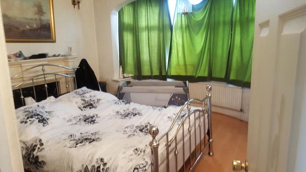 4 bedroom semi-detached house to rent - Photo 1