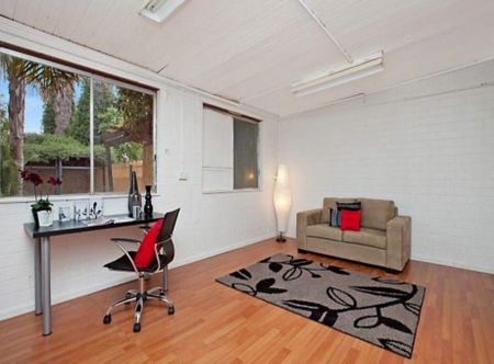 Space, Comfort & Convenience on a Generous Block - Photo 2