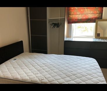 3 Bed Terraced House, Norfolk Road, E6 - Photo 3