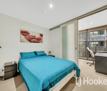 Modern Studio Apartment with Prime Location for Lease! - Photo 1