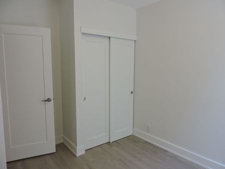 For Lease - 1555 Bloor Street Unit# 4, Toronto, Ontario - Photo 2