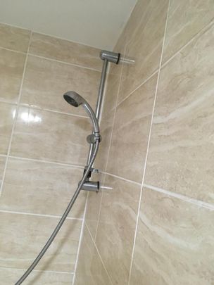 4 bedroom flat to rent - Photo 1