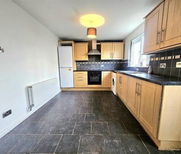 50 Ballygomartin Drive, Belfast, BT13 3UB - Photo 4