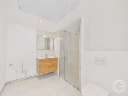 Location Appartement 2 pièces 45m² NICE 06200 - Photo 5