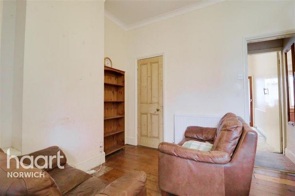 4 bedroom terraced house to rent - Photo 1