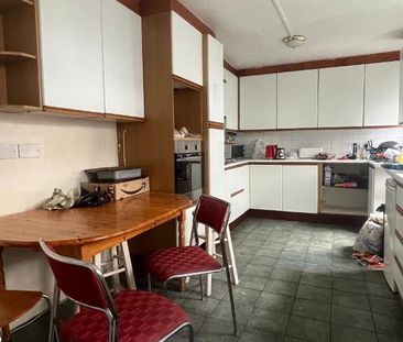 24 Malone Avenue, Room 4, Belfast, BT9 6ER - Photo 4