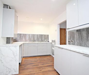 3 bedroom terraced house to rent - Photo 6