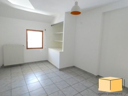 Location Appartement 4 pièces 78m² BELLEY 01300 - Photo 2