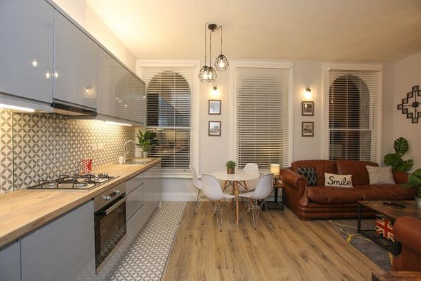 Studio to rent - Photo 1