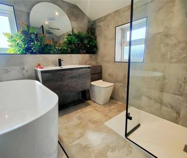 4 bedroom detached house to rent - Photo 2
