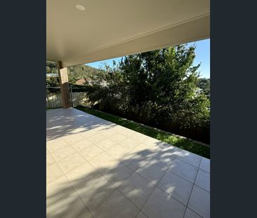 SPACIOUS THREE BEDROOM HOME - Photo 6