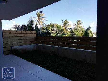 Location Appartement 2 pièces 53m² ST PIERRE 97410 - Photo 4
