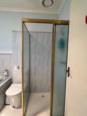 Glen Waverley - Photo 1