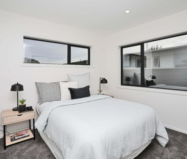 New Town house on Nelson - Photo 5