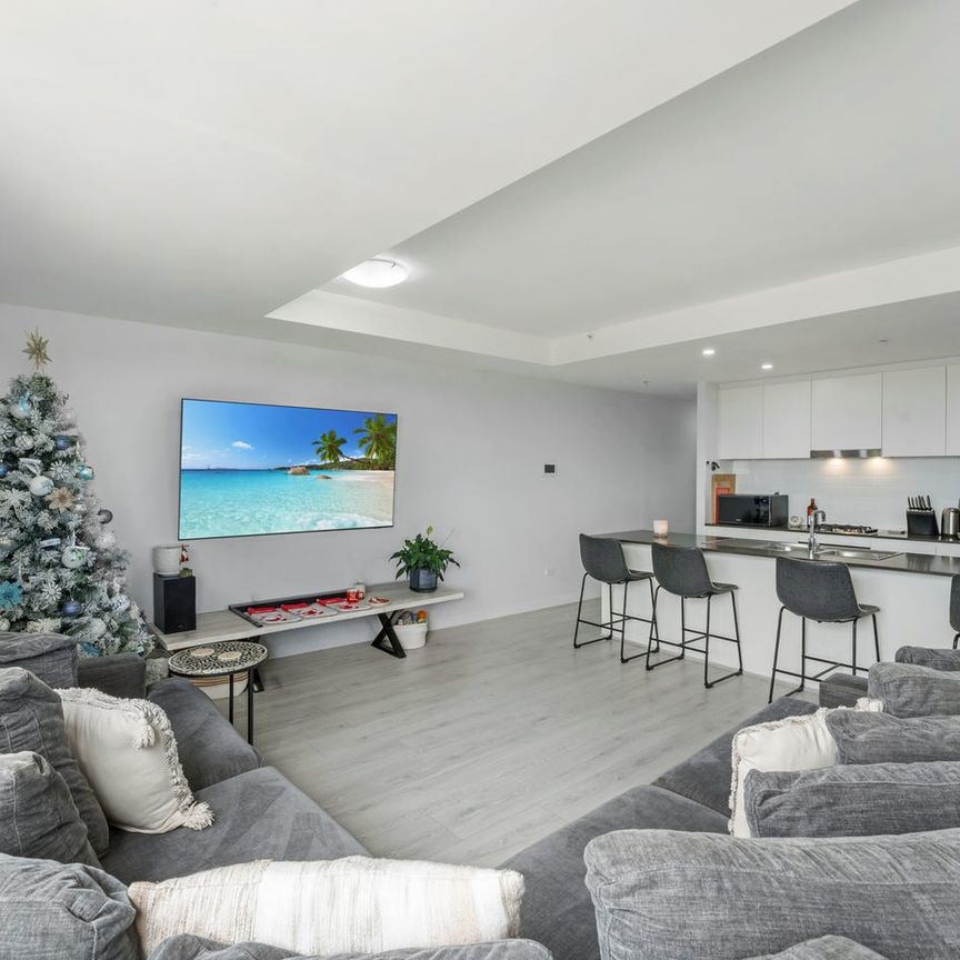 Spacious Apartment in the Heart Of Campbelltown - Photo 1