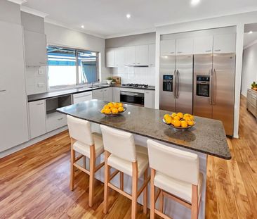 Huge Family Home - Photo 1