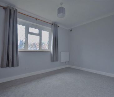 1 bedroom semi-detached house to rent - Photo 4