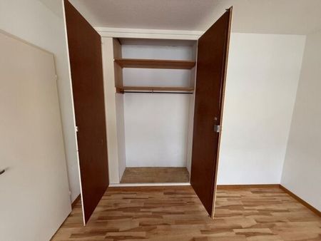 Comfortable 2-room apartment right next to the Niederglatt train station - Photo 3