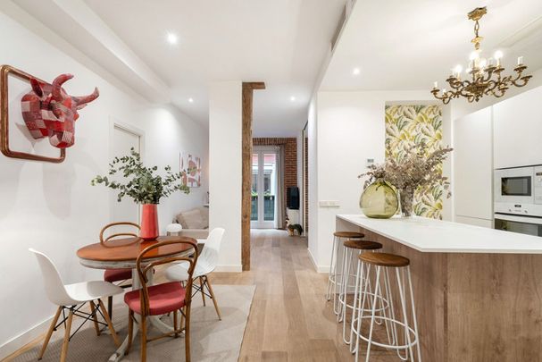 Calle de Velarde - Photo 1