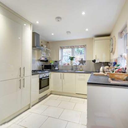 2 bedroom property to rent in Marlow - Photo 1