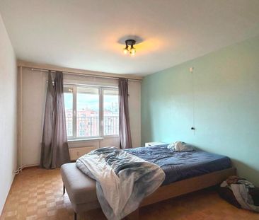 Stijlvol en ruim appartement met 3 slaapkamers en terras - Foto 1