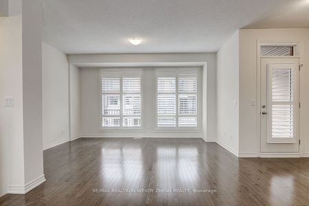 Townhouse For Lease | E8146174 - Photo 2