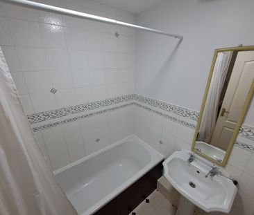 1 bedroom property to rent - Photo 6