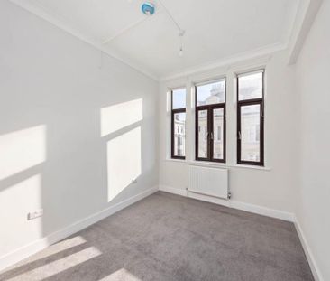 3 bedroom flat to rent - Photo 6