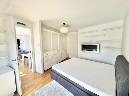 Möbliert! Das Herzstück - von der Sonne geküsst! Große 2 Zimmerwohnung nur JETZT! - Photo 4