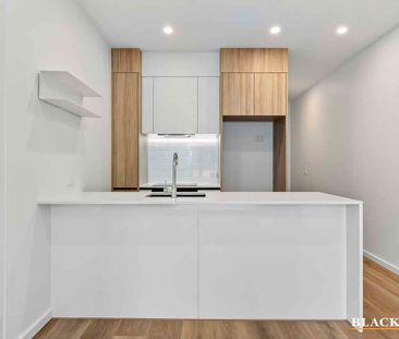 Stylish Apartment in ‘Renaissance’ Walk to Manuka Dining &... - Photo 3