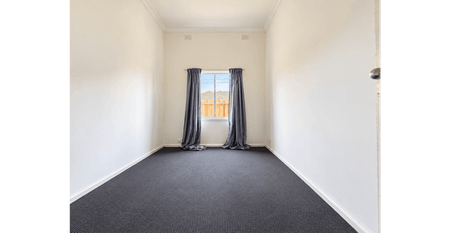 Comfortable Family Living in a Convenient Preston Location - Photo 2
