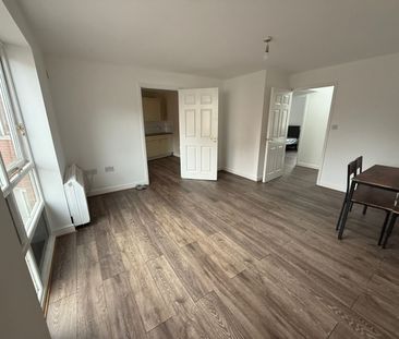 2 Bed Flat, Albatross Close, E6 - Photo 3