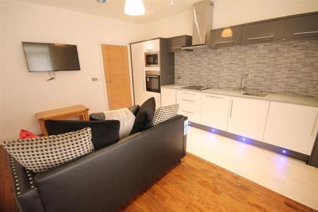 1 bedroom apartment to rent - Photo 2