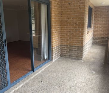 Comfortable & Convenient 2 Bedroom Apartment - Photo 4