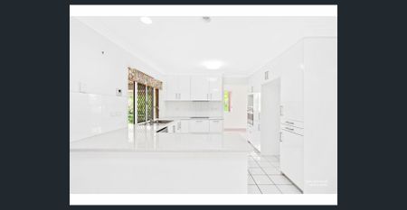 SPACE, STYLE & MODERN COMFORT ALL IN ONE - Photo 5