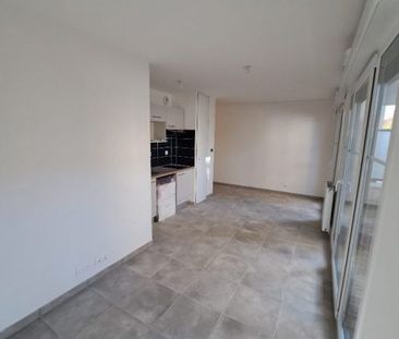 T2 AVEC 2 TERRASSE + PARKING - Photo 5