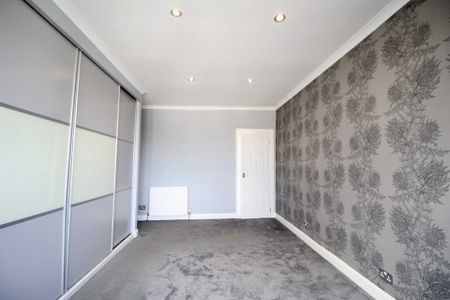 Price £950 pcm - Available Now - Unfurnished - Photo 2