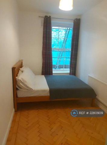 4 bedroom flat to rent - Photo 3