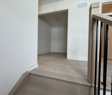 For Lease - 68 Sanderson Drive, Kawartha Lakes, Ontario - Photo 4