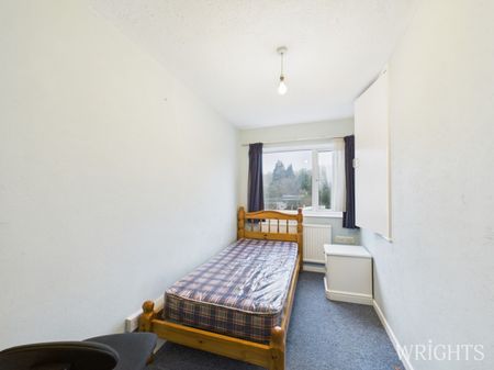 4 bedroom End Terraced House - Travellers Lane, Hatfield - Photo 4