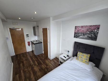 1 bedroom property to rent - Photo 2