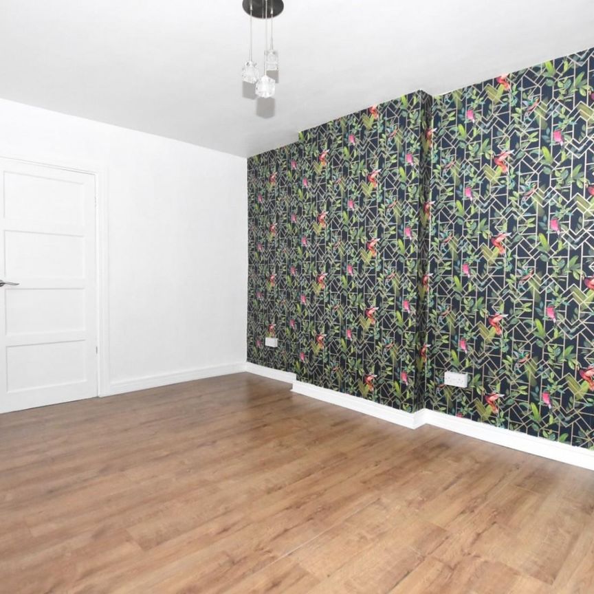 3 bedroom Bungalow To Let - Photo 1