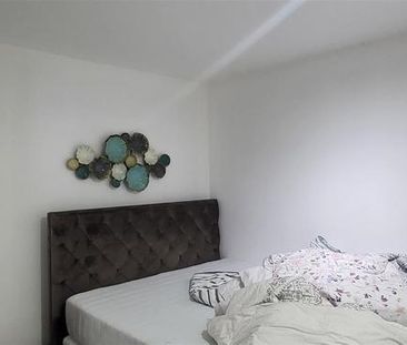 5 bedroom semi-detached house to rent - Photo 4