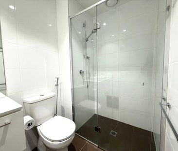 Live in Luxury at Southbank Place! - Photo 1